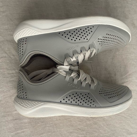 Crocs women’s LiteRide Pacer 6 - Picture 2 of 6